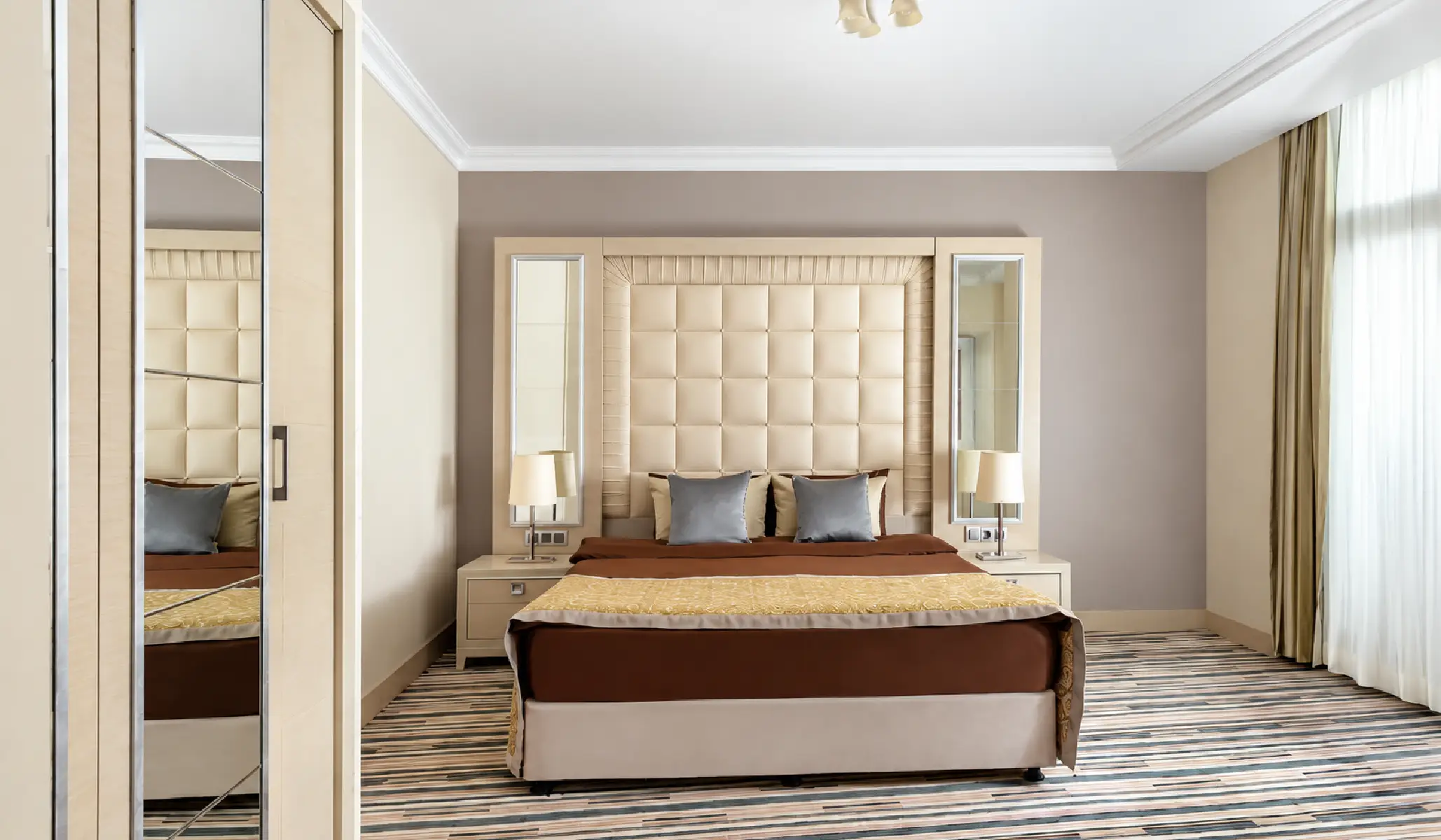 Deluxe Suite [1]